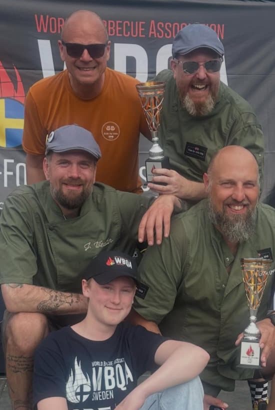 Side by Side BBQ vinner SM-guld 2026 i WBQA